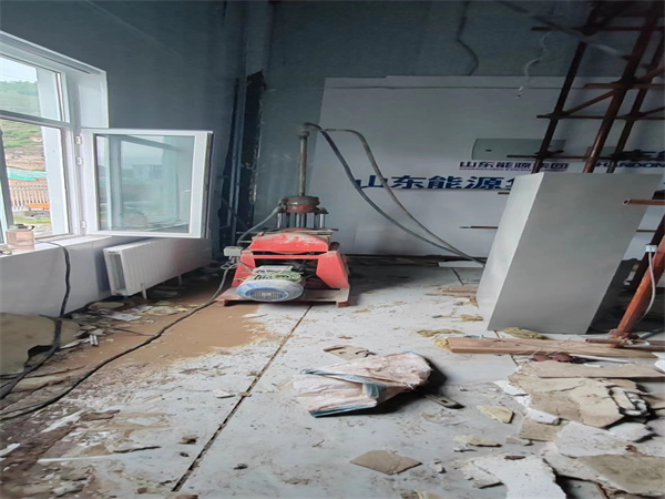 新县地基基础下沉墙体裂缝加固注浆顶升施工